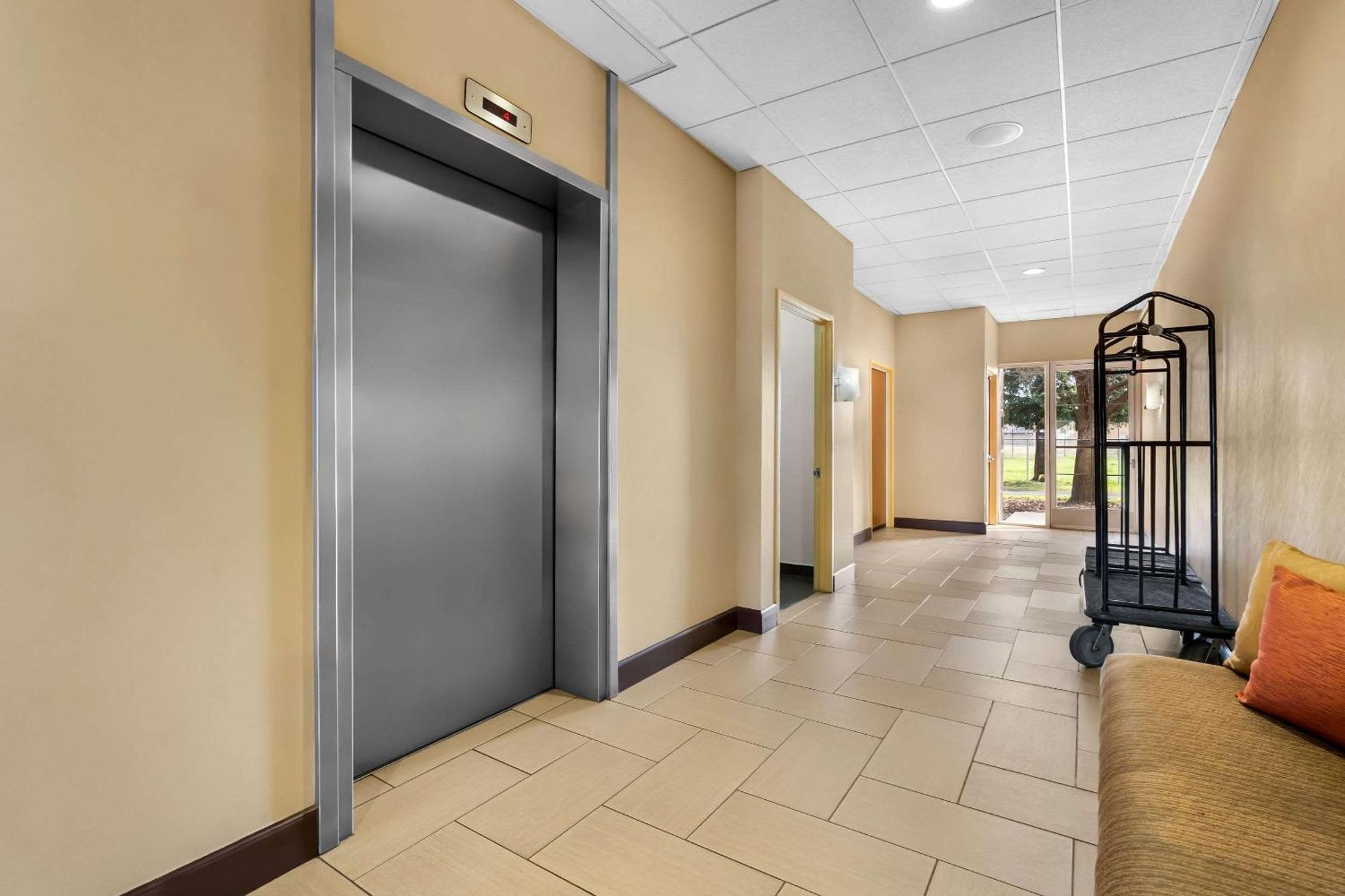 Comfort Suites Clovis Extérieur photo